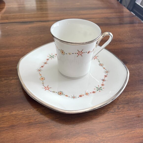 Square Salad Plate Solitaire White Christmas by Lenox - 1, 2, 3 & 4 available - Picture 8 of 9